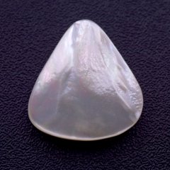 Forma Triangolo in Madreperla - 15 x 16 mm
